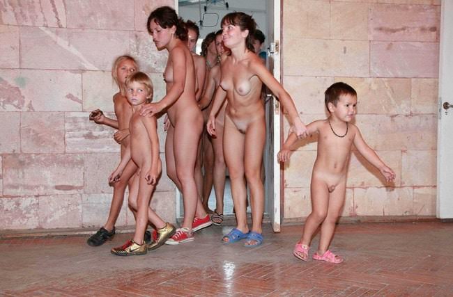 Family nudism photo Purenudism gallery [Bare adventures]