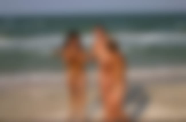 Photos without clothes people nudists at sea